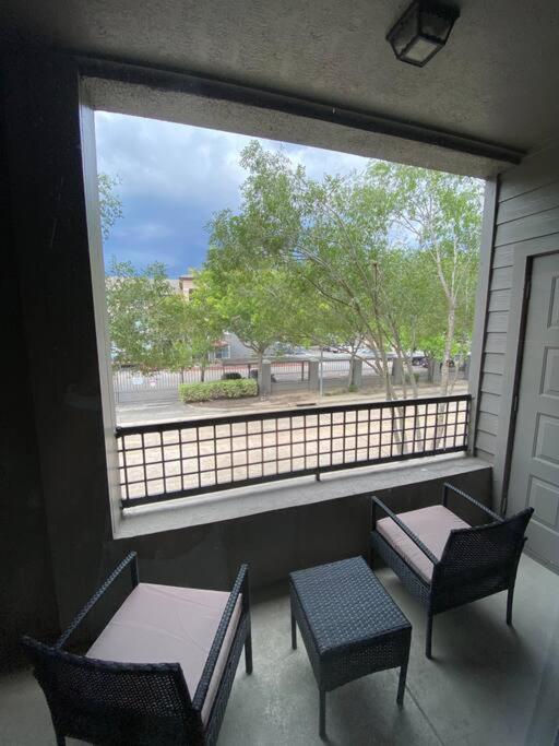 Your Warm Spacious Unit With Pool - Medical Center Houston Zewnętrze zdjęcie